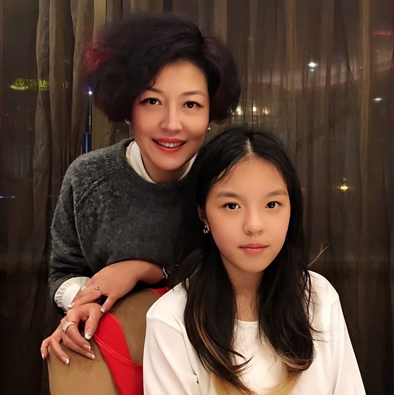 李咏女儿法图麦以演员身份正式进入娱乐圈