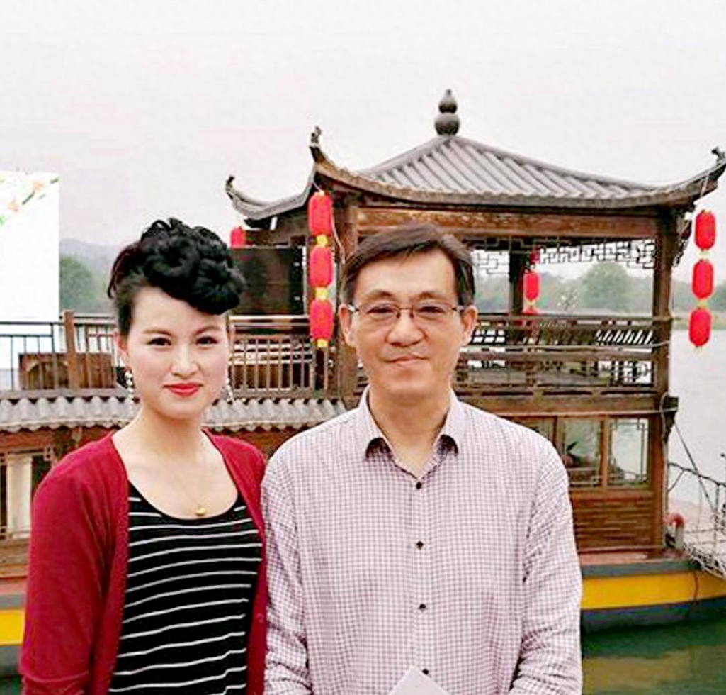 回顾作曲家印青一生献给音乐创作千首作品对妻子和女儿有愧疚