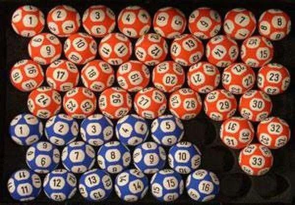 刘洪兰:八十岁的买彩票者