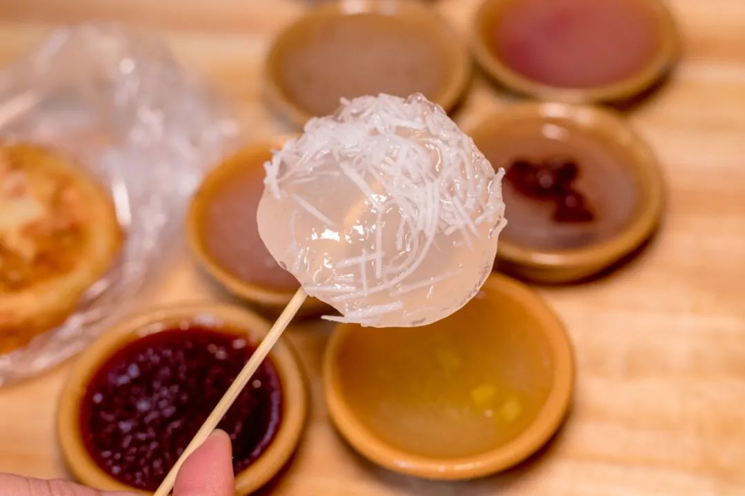 1元!校门口吃过的水晶钵仔糕,藏在这家开了十多年的无名小店里