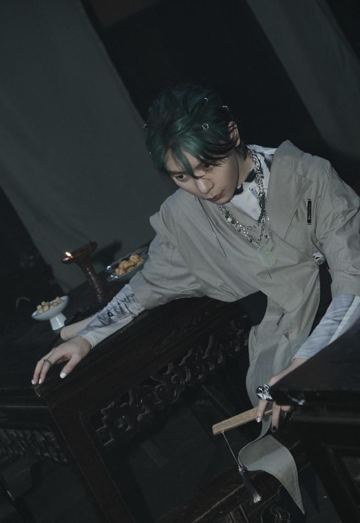 种梦音乐艺人fox胡天渝最新单曲《枭雄》mv 霸气诠释豪迈中国风