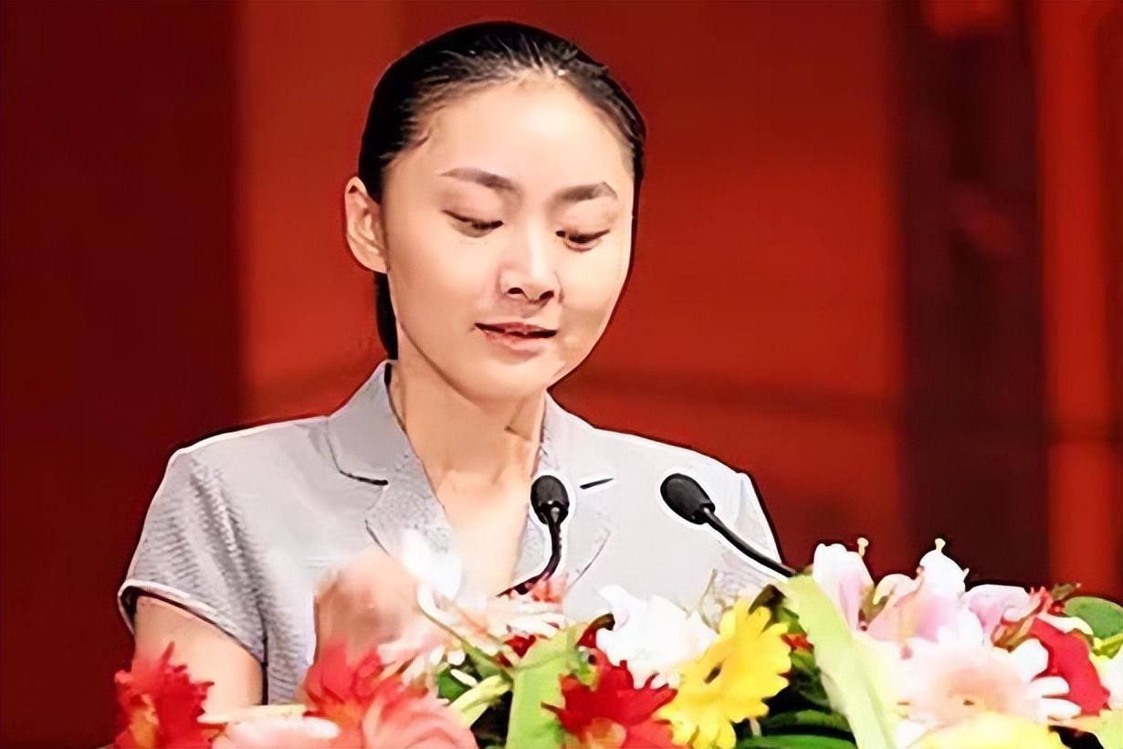 回顾:"深圳玫瑰"邢丹意外离世,与丈夫合葬,5岁女儿哭喊要妈妈