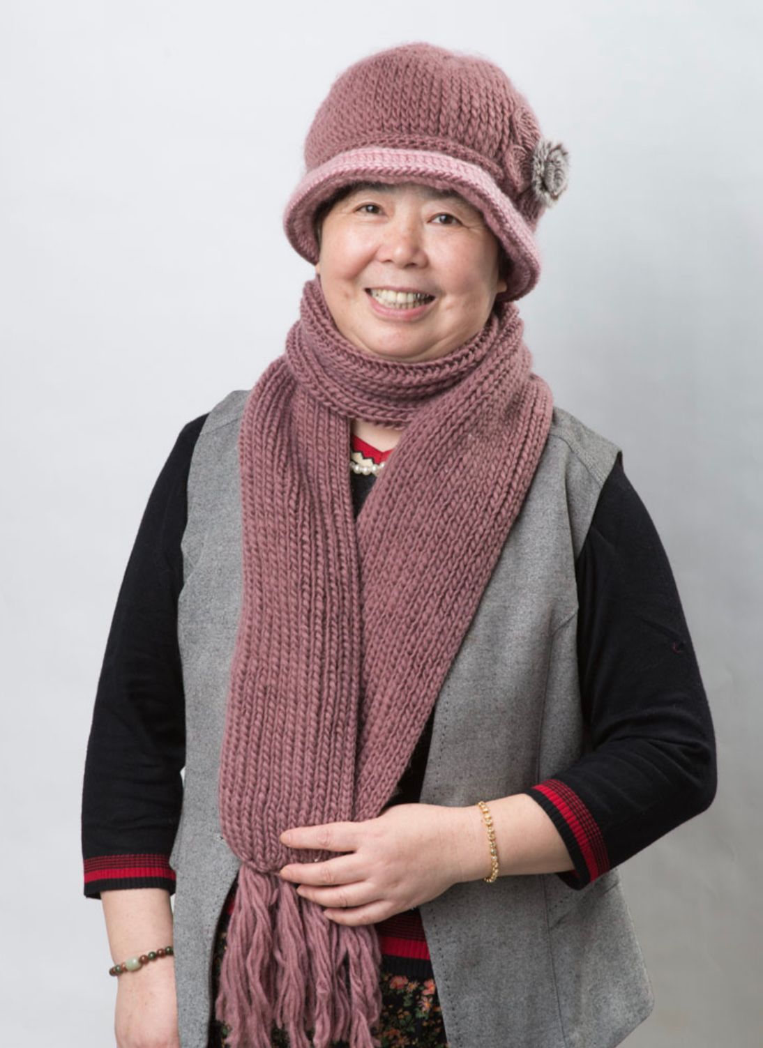 女人过了60岁想老得体面,4种"大妈式穿搭"要远离,俗气又显老