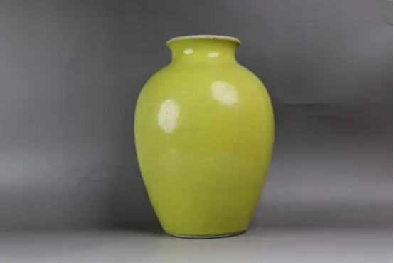 这件"黄哥釉太白尊"在域鉴广州古玩直播基地-珍品专场很抢手