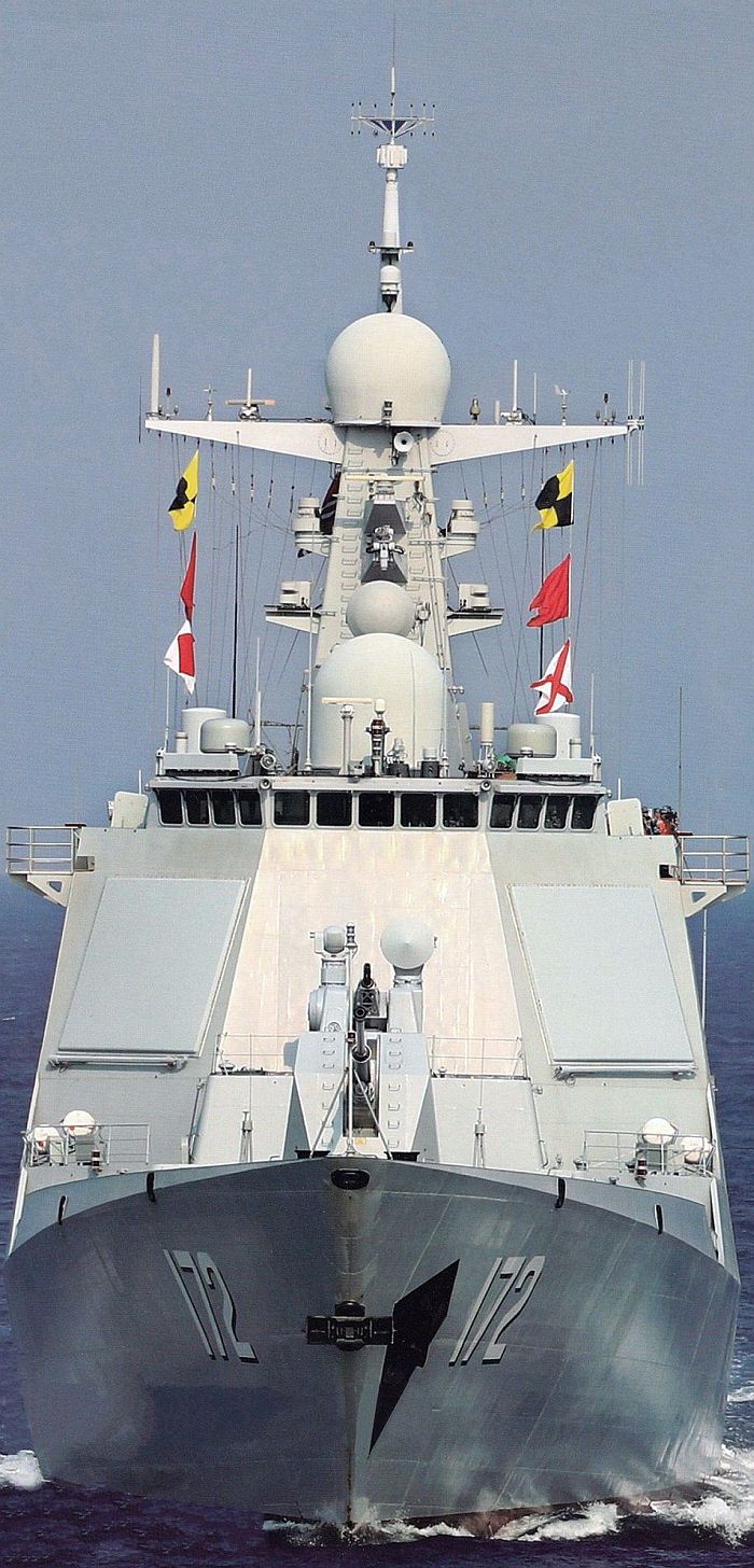 052d雷霆拦截,"敌"导弹凌空爆炸!最强防空舰:还有万发炮后招