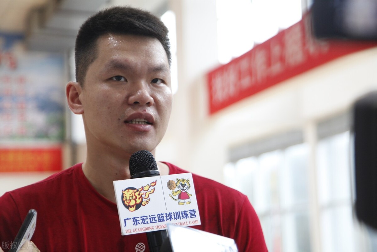 全华班阵容浮现,杜锋喜迎三内线补强,易建联回归熟悉四号位