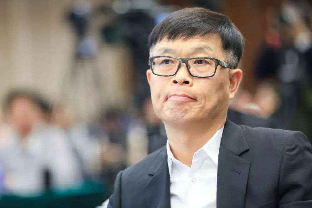 打工人天花板方洪波,帮老板赚千亿身家,自己也赚到了百亿资产