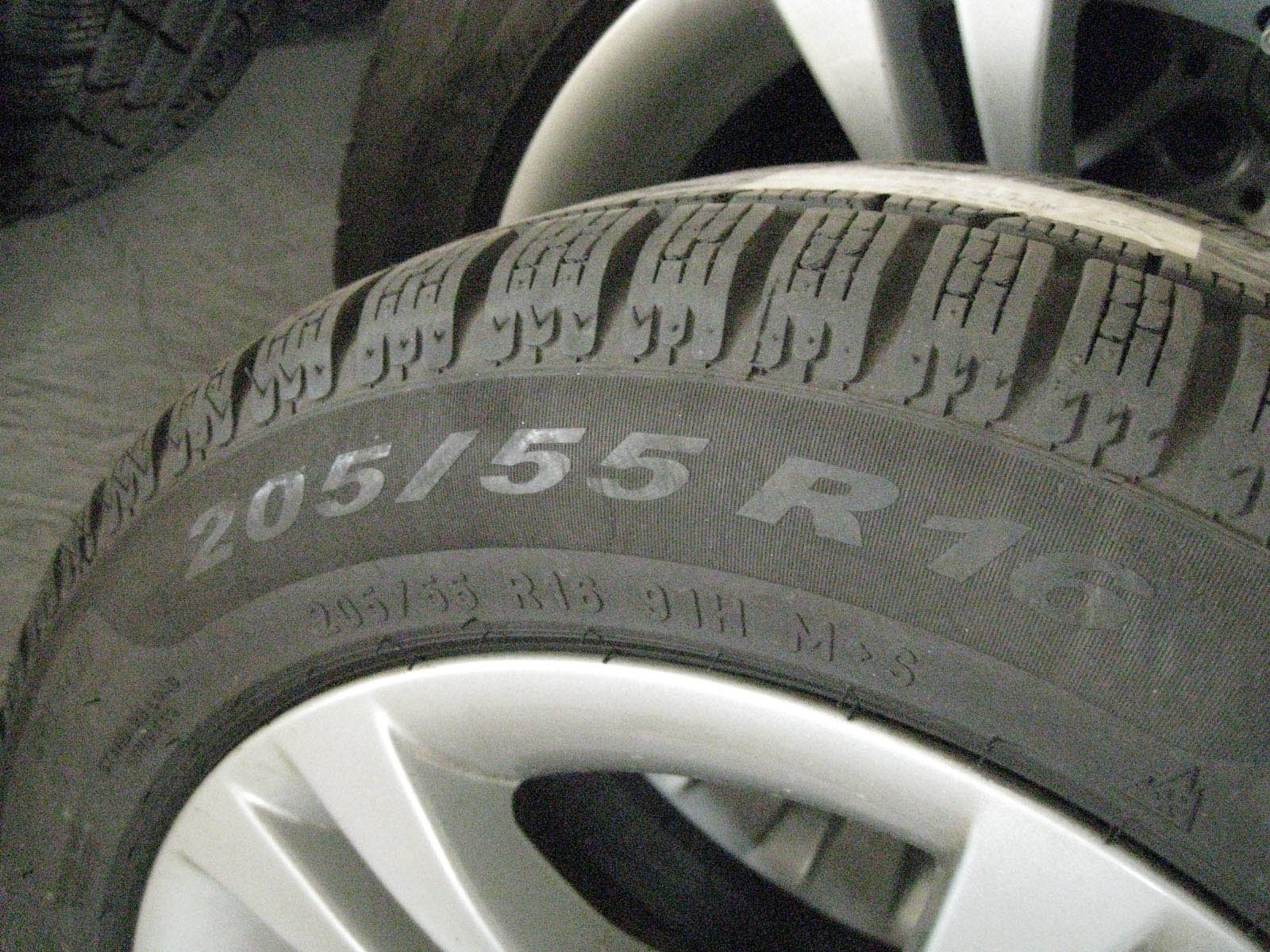 轮胎尺寸205/55r16图片