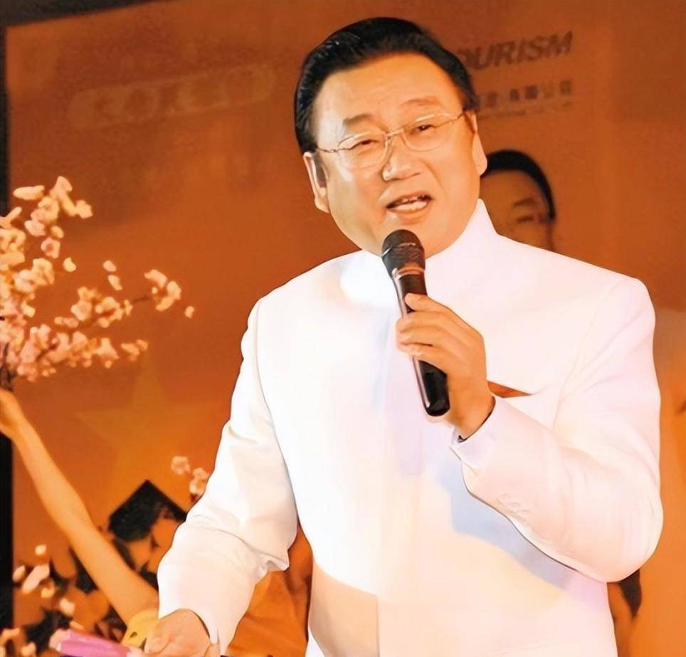 移居海外明星5人现状蒋大为吃老本艰难度日.晚上姜尘不敢出门