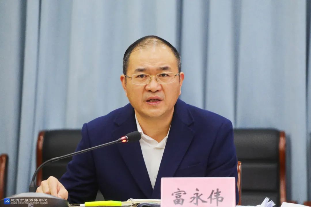 富永伟在调研发改工作时强调:立足产业聚焦项目,进一步深谋划,强保障