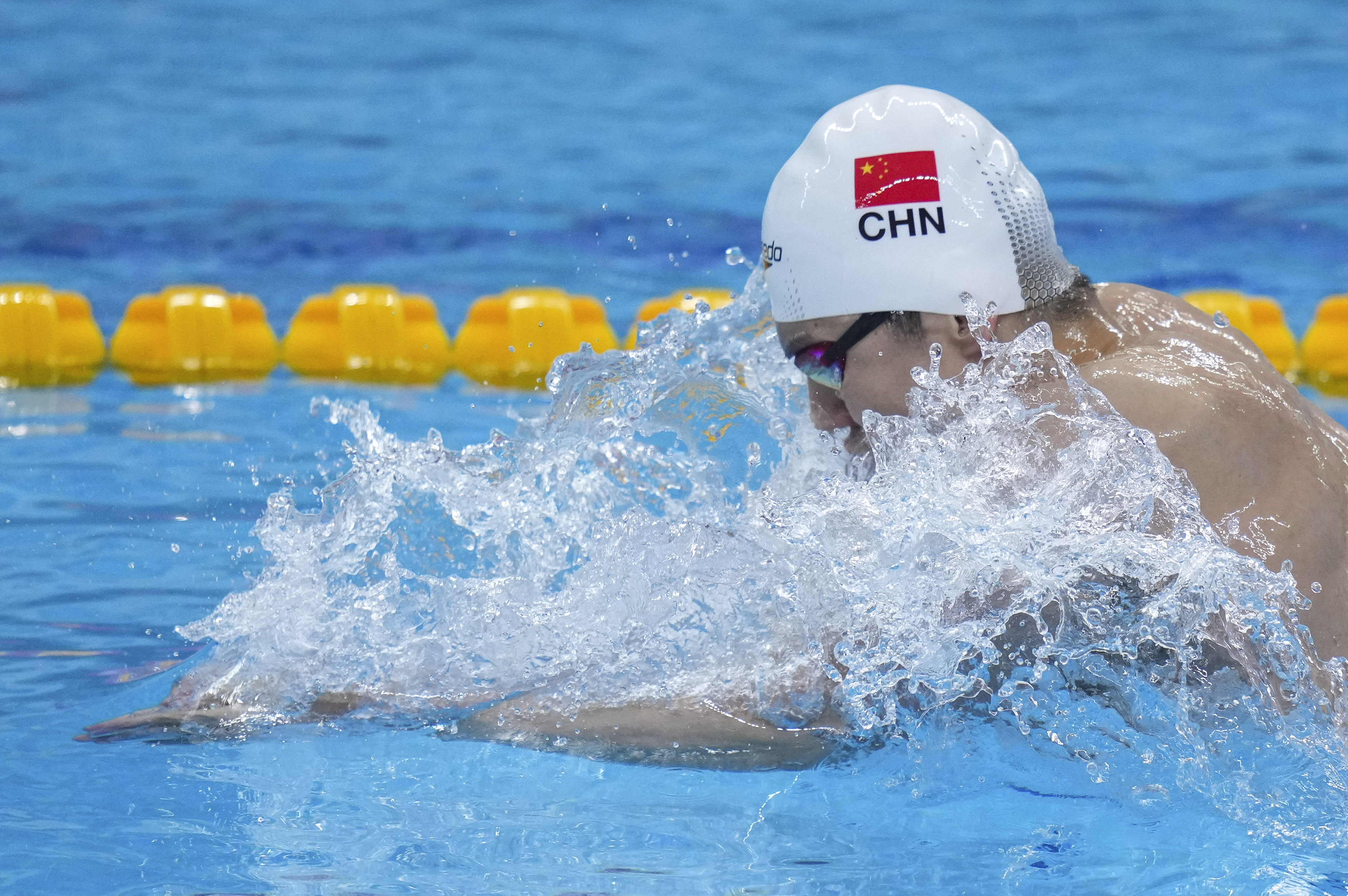 游泳——全国冠军赛:闫子贝晋级男子200米蛙泳决赛