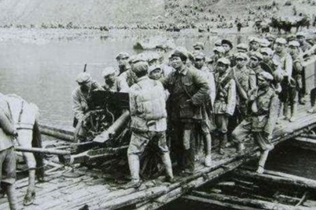 拿命换时间:红34师血战湘江,陈树湘浴血断后,受伤后扯断肠牺牲