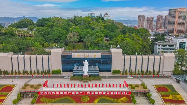 福州的地标式建筑,五一广场,是市民晨运和跑步的圣地