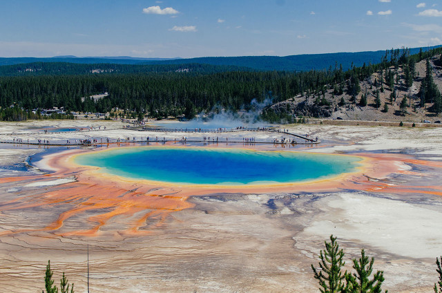 大棱镜彩泉——美不胜收的秘境之旅