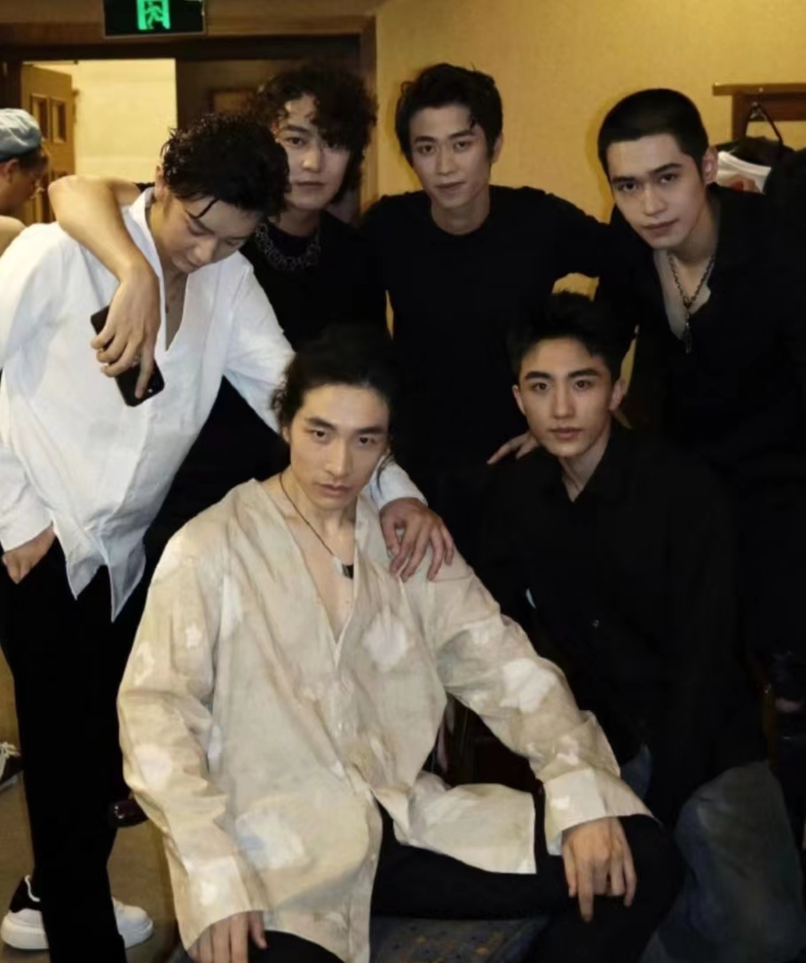 厉害!徐锦江儿子首入行拍电影,靠实力通过万人海选成爸爸骄傲