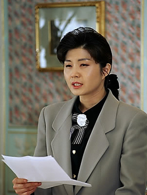 朝鲜第一美女间谍金贤姬,制造115人空难,为何韩国总统要赦免她