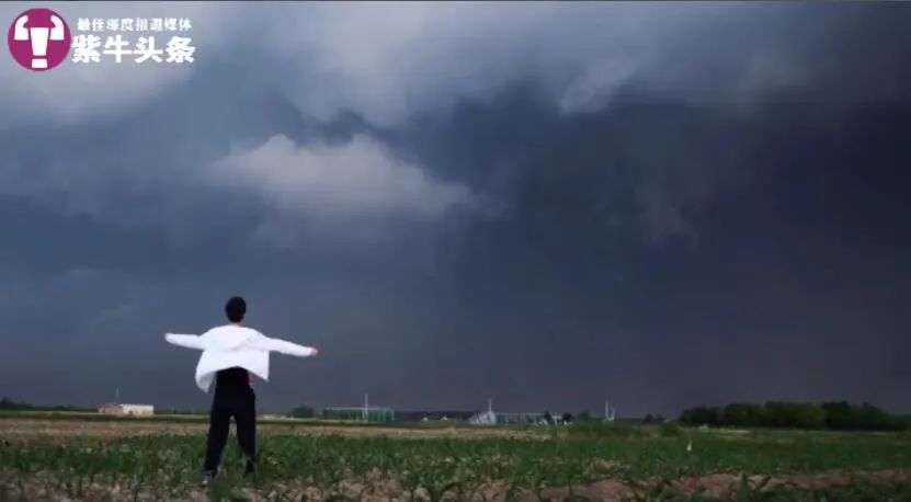 【紫牛头条】00后追风少年行程2万公里,追逐100多个风暴,拍摄的景象