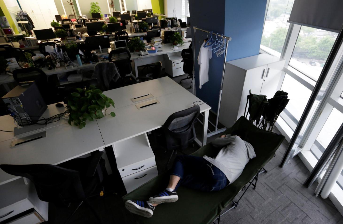 明年起,普通人一定要做好"资产贬值"的准备?这5件事不要碰