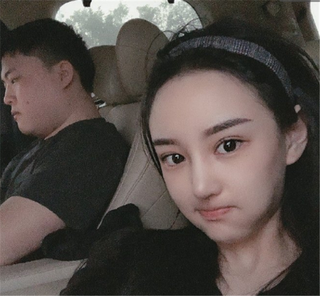 uzi女友自曝为变美去做调整,如今脸却变得没法看,出门只能挡住