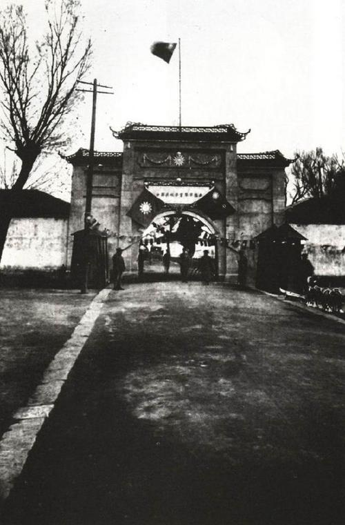 红六军团被改编成359旅时,首任旅长并非王震,他的背景更为深厚