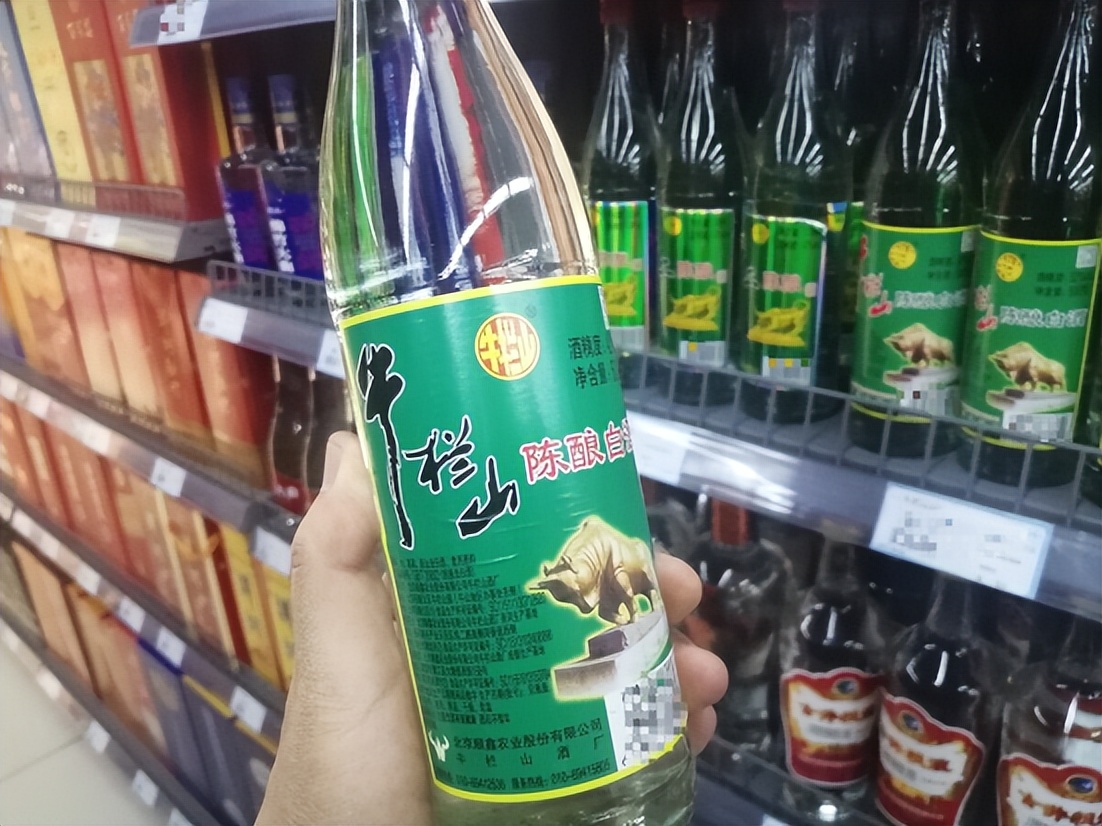 都是二锅头,牛栏山酒和红星酒哪个口味更正?看懂了后不吃亏