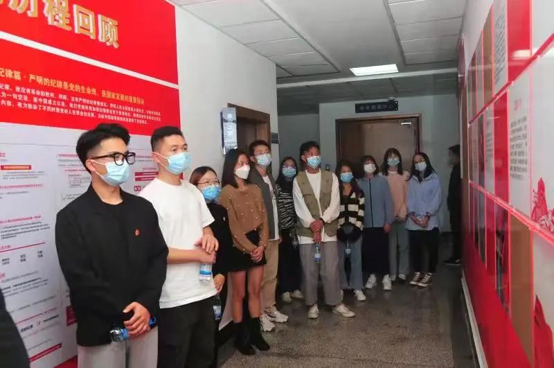 庭审感受司法公正,观摩传承红色精神——昆明中院开展"我为群众办实事