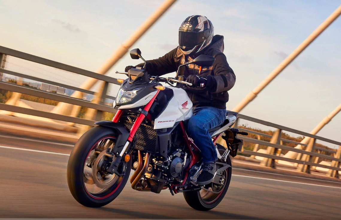 本田cb750 hornet外媒试驾评测