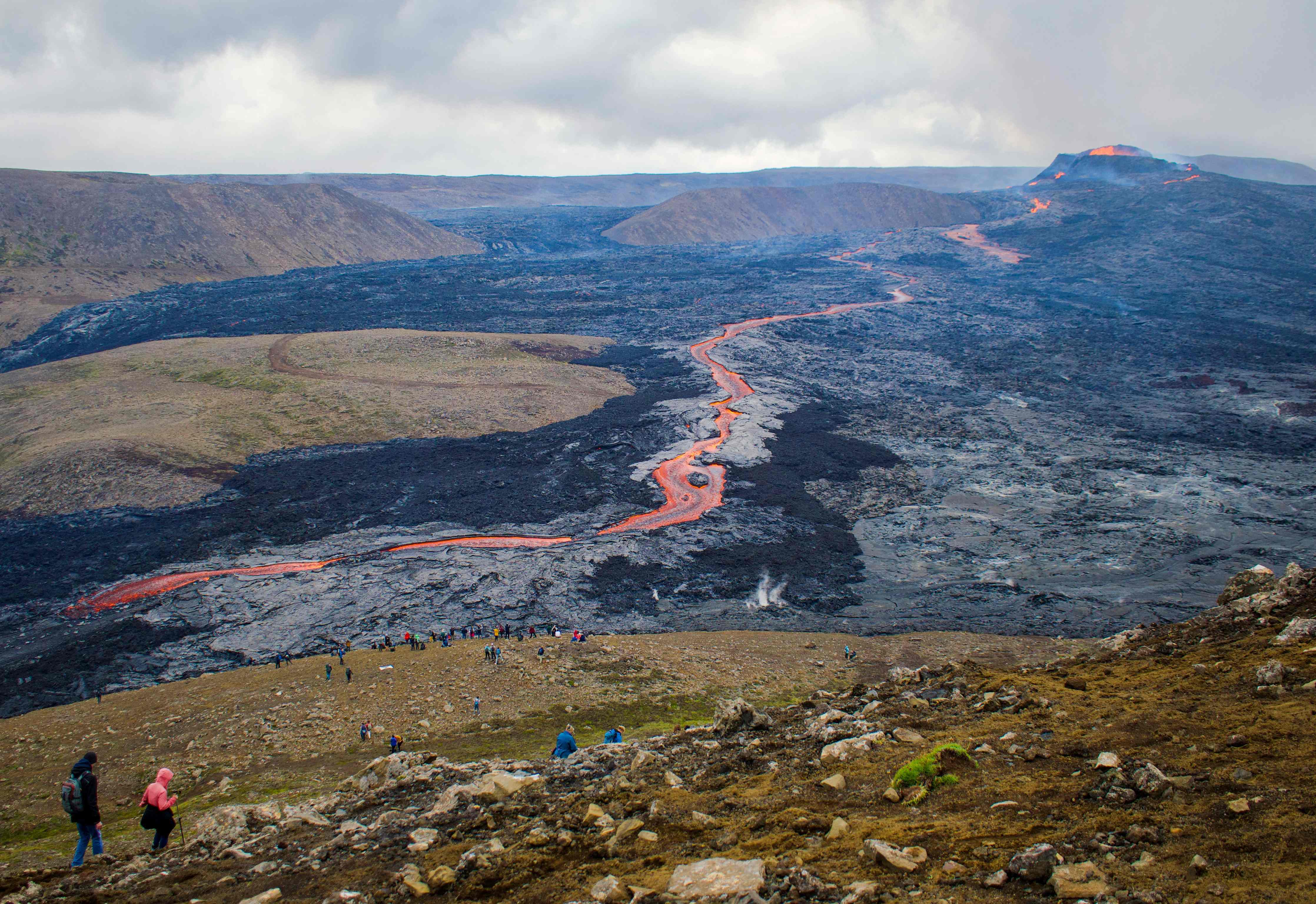 持续喷发的冰岛火山