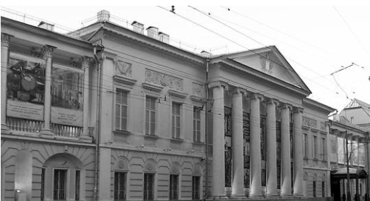 刘伯承先后奔赴 苏联高级步兵学校,伏龙芝军事学院,拥有强大的军事