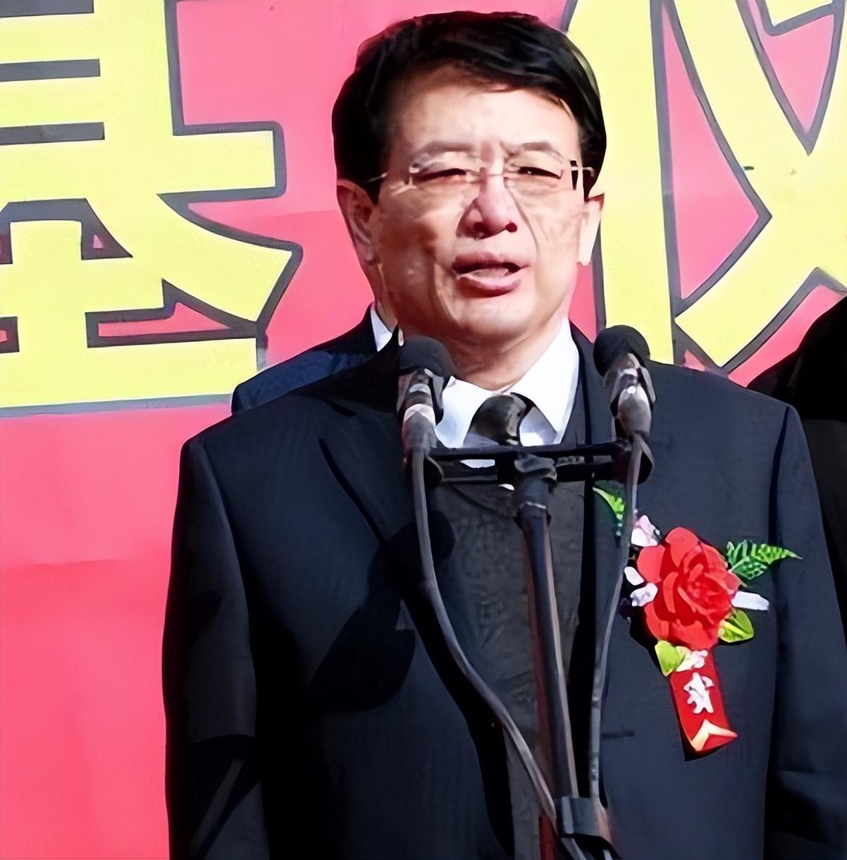 陕西"巨贪"雷正西:花光900亿遭万人围堵追讨,退休2年后反被抓