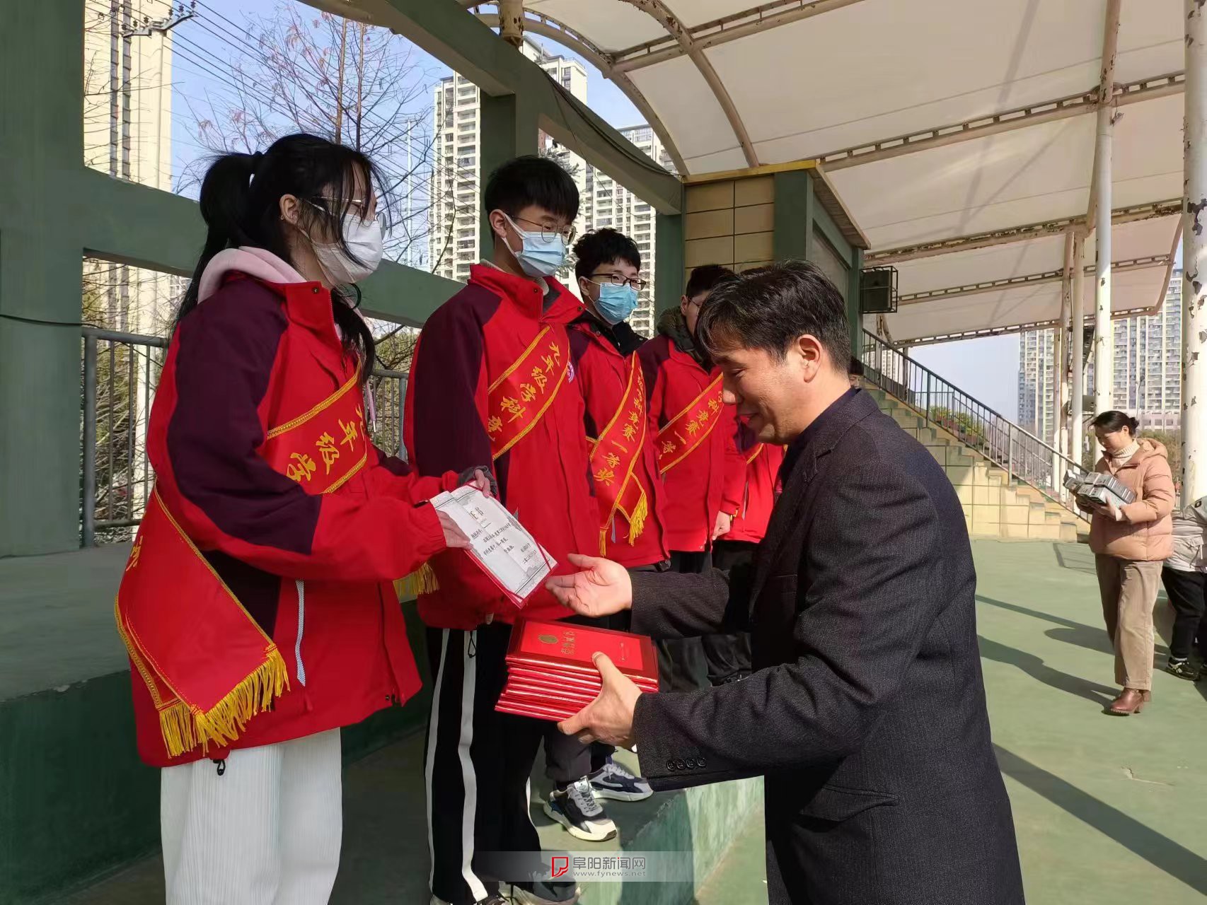 颍上第五中学开展法制课堂进校园