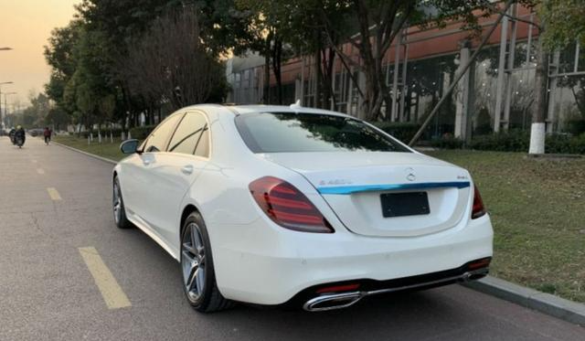 花140万买一辆白色的奔驰s450l,亲友不理解,车主说出了"苦衷"