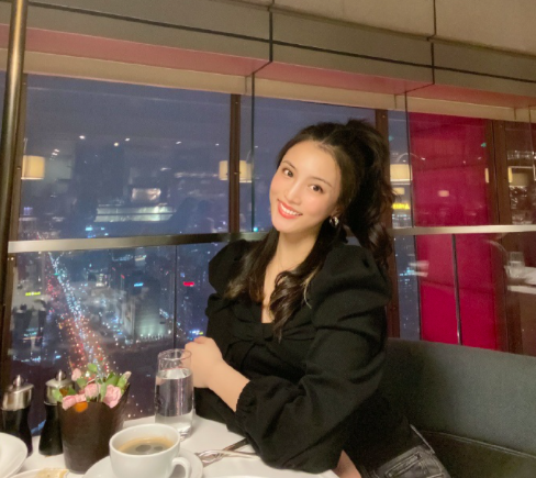 cba赵继伟成功求婚7年女友!两人甜蜜亲吻,女方是演员颜值高