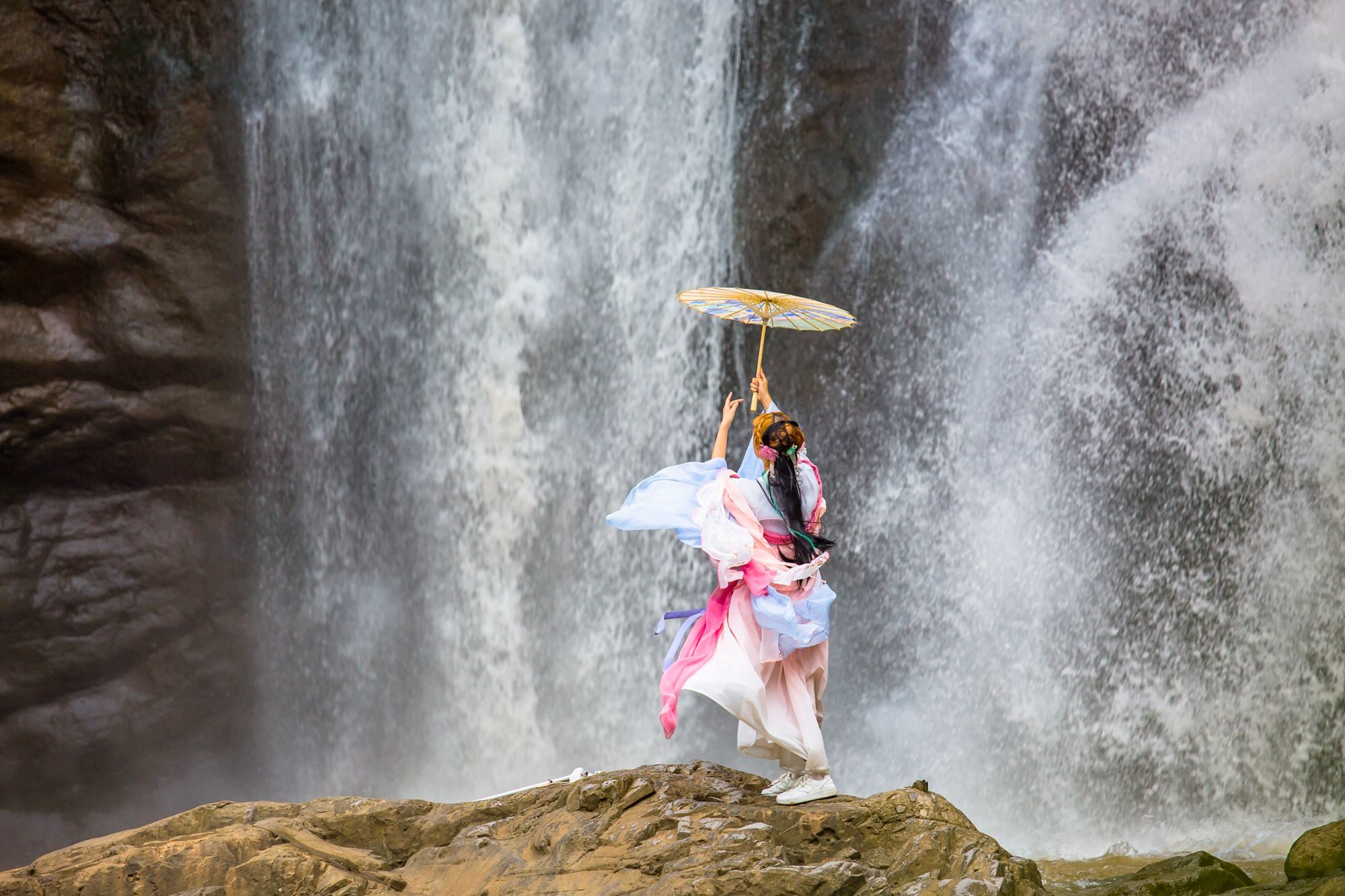 河南卢氏豫西大峡谷,天下漂流,爽在豫西,夏季漂流玩水的好去处