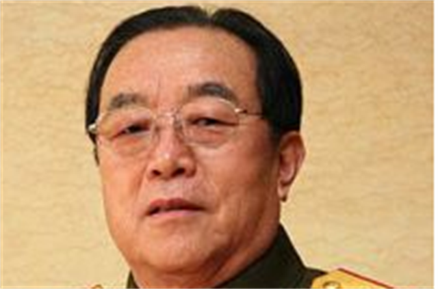 广西军区司令员李新良路遇歹徒惹事,将军抓过衣领:你有几个胆量