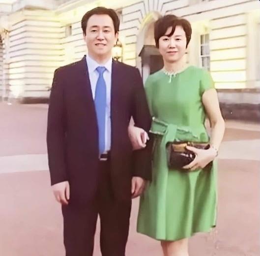 突發,恒大被立案調查!首富許家印和老婆丁玉梅傳出離婚大瓜!