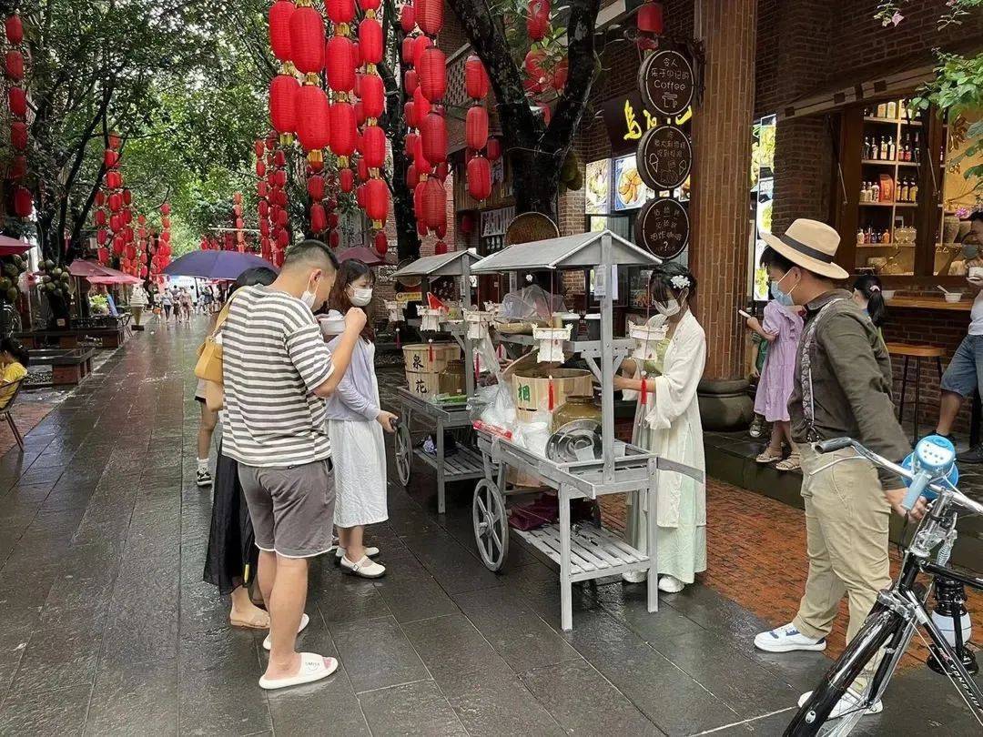 雷州茂德公鼓城美食街获授"广东省粤菜美食街(城)"荣誉称号!