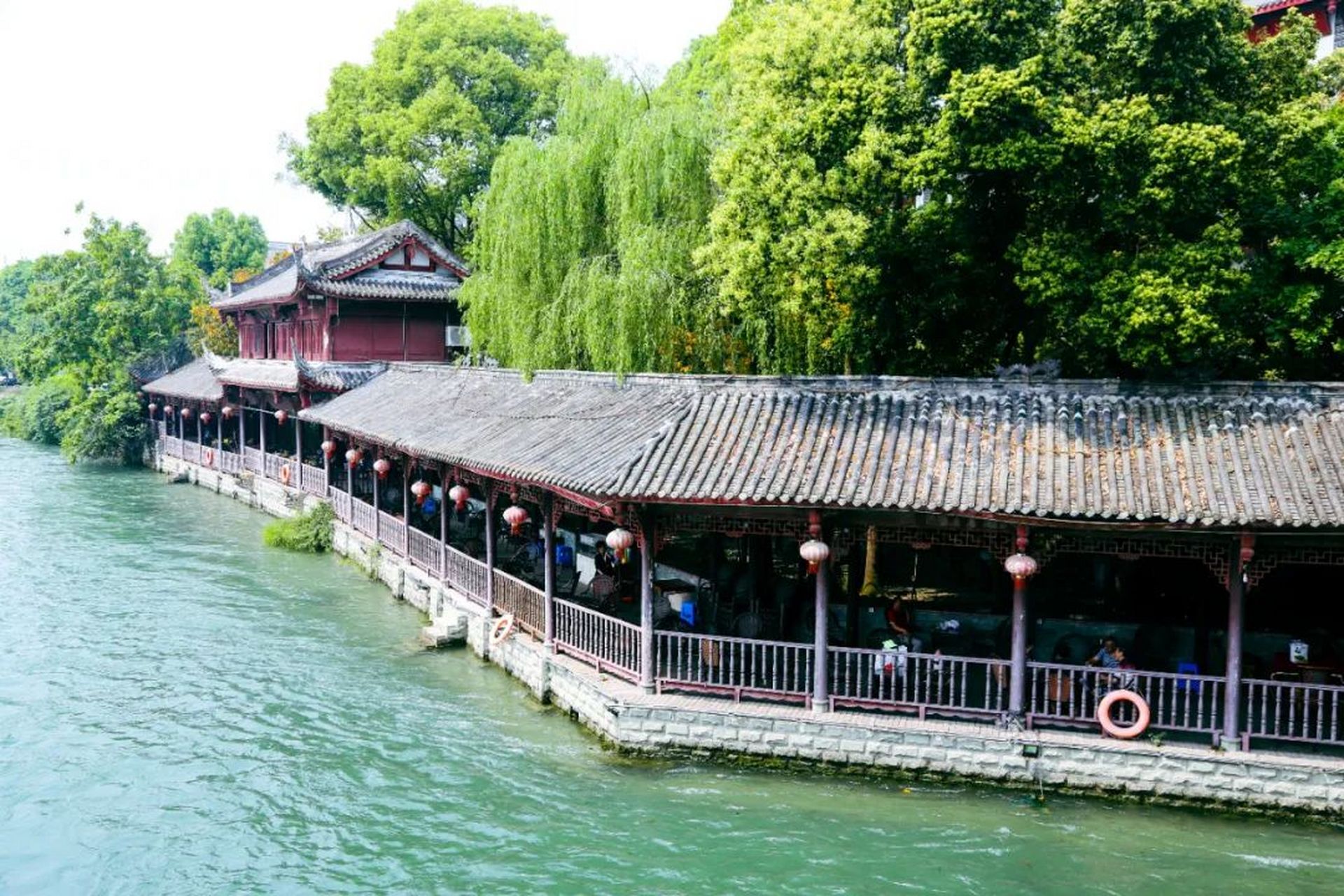 郫都区三道堰游玩攻略  三道堰是一个充满水乡特色的地方,这里的居民