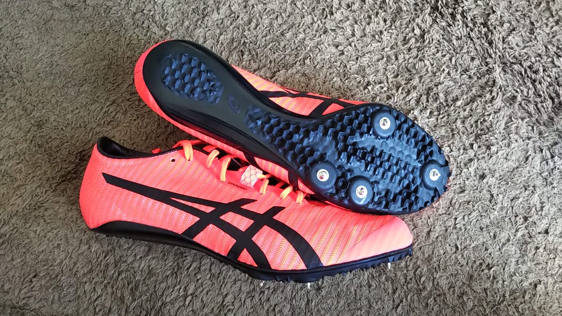 钉鞋怎么选才正确?一起来试试这几种方法吧