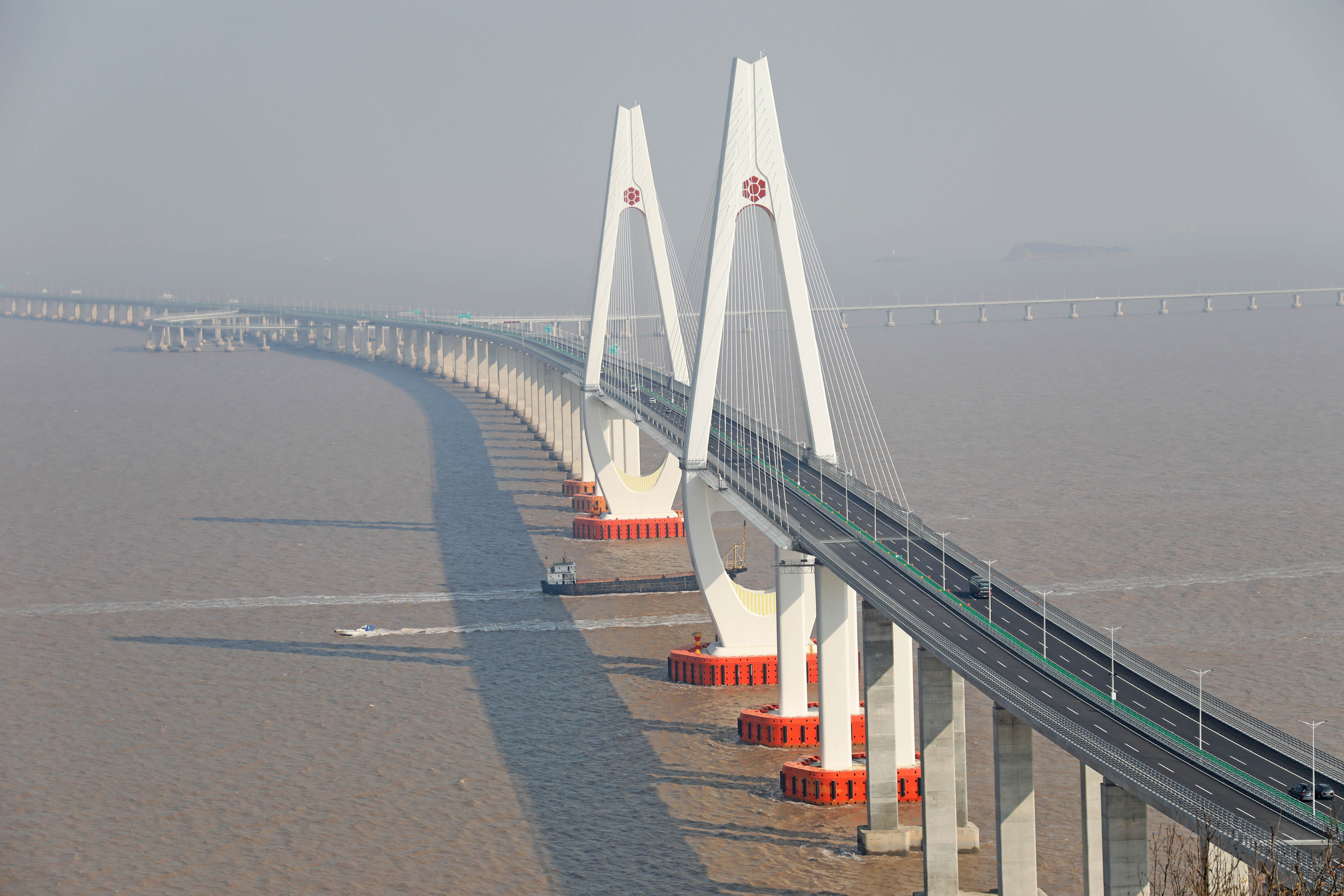 浙江:舟岱大桥正式通车