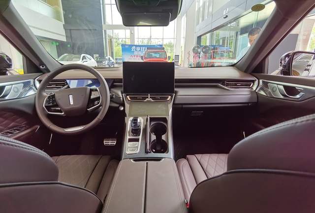 wey摩卡的内饰设计