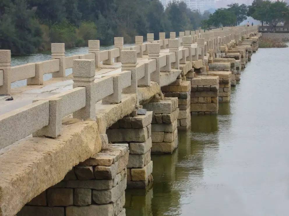 由宋代官方主持建造的大型什么石桥