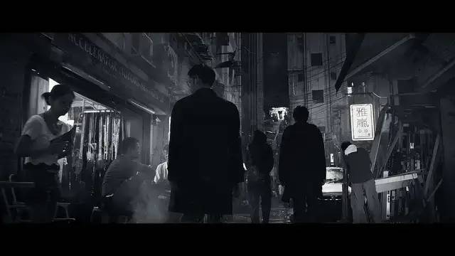 压抑,黑暗,逼仄,这部香港电影的焦虑溢出屏幕