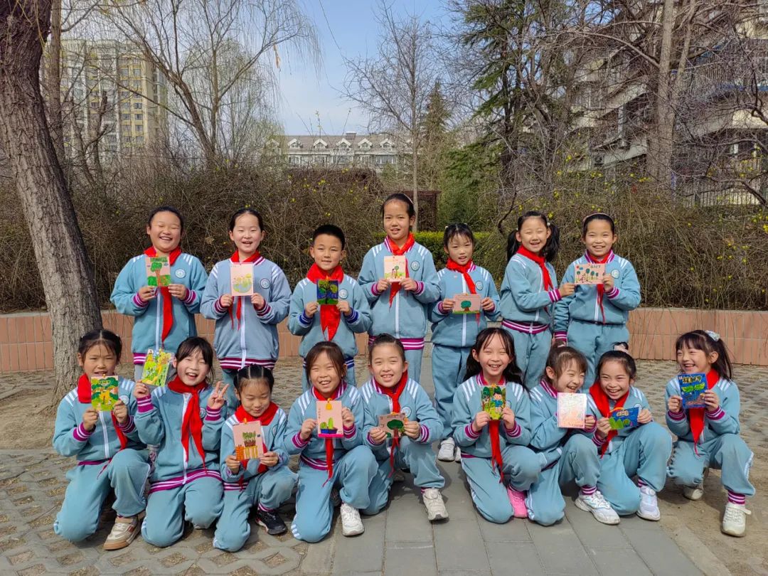 石景山爱乐实验小学于3月9日-10日分两校区开展了"爱护绿植