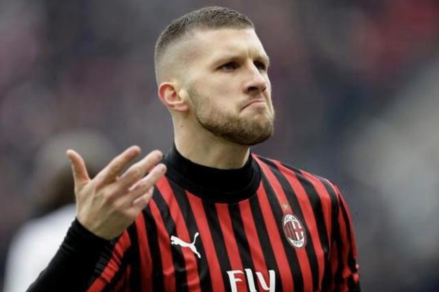 ac米兰祭出圣诞树迎击尤文图斯,雷比奇成冲锋陷阵急先锋