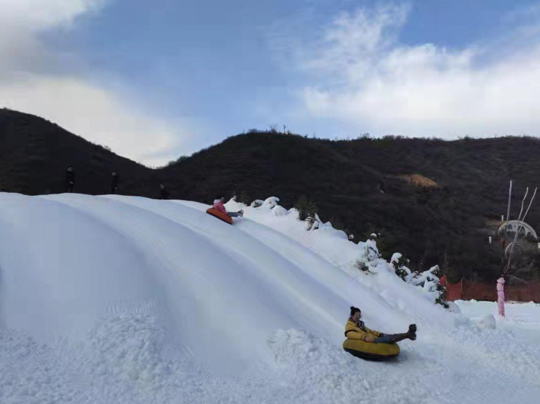 渭河源滑雪场图片