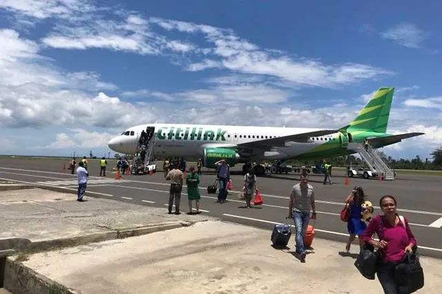 由于陆地交通不便,东帝汶建有7座机场,最大的是帝力机场东帝汶的