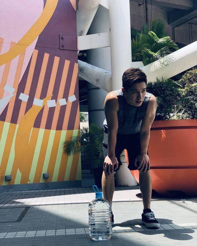 tvb小奶狗吴伟豪疑似恋情曝光,女方大其10岁,他本人也未否认