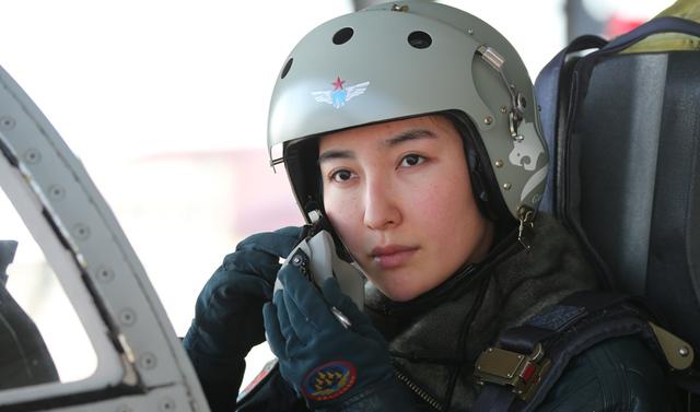 航母一艘接一艘造,"飞鲨"飞行员不够怎么办?海航早有准备