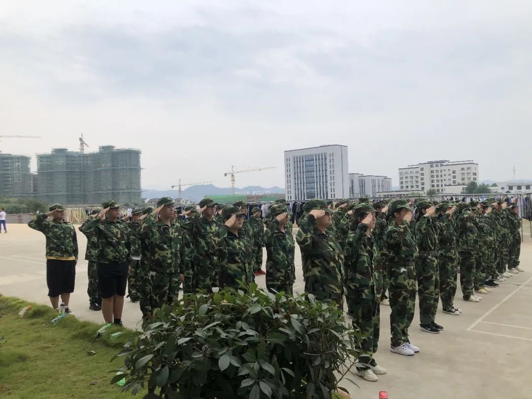 挥洒汗水,筑梦青春!歙县紫阳学校八年级实拍